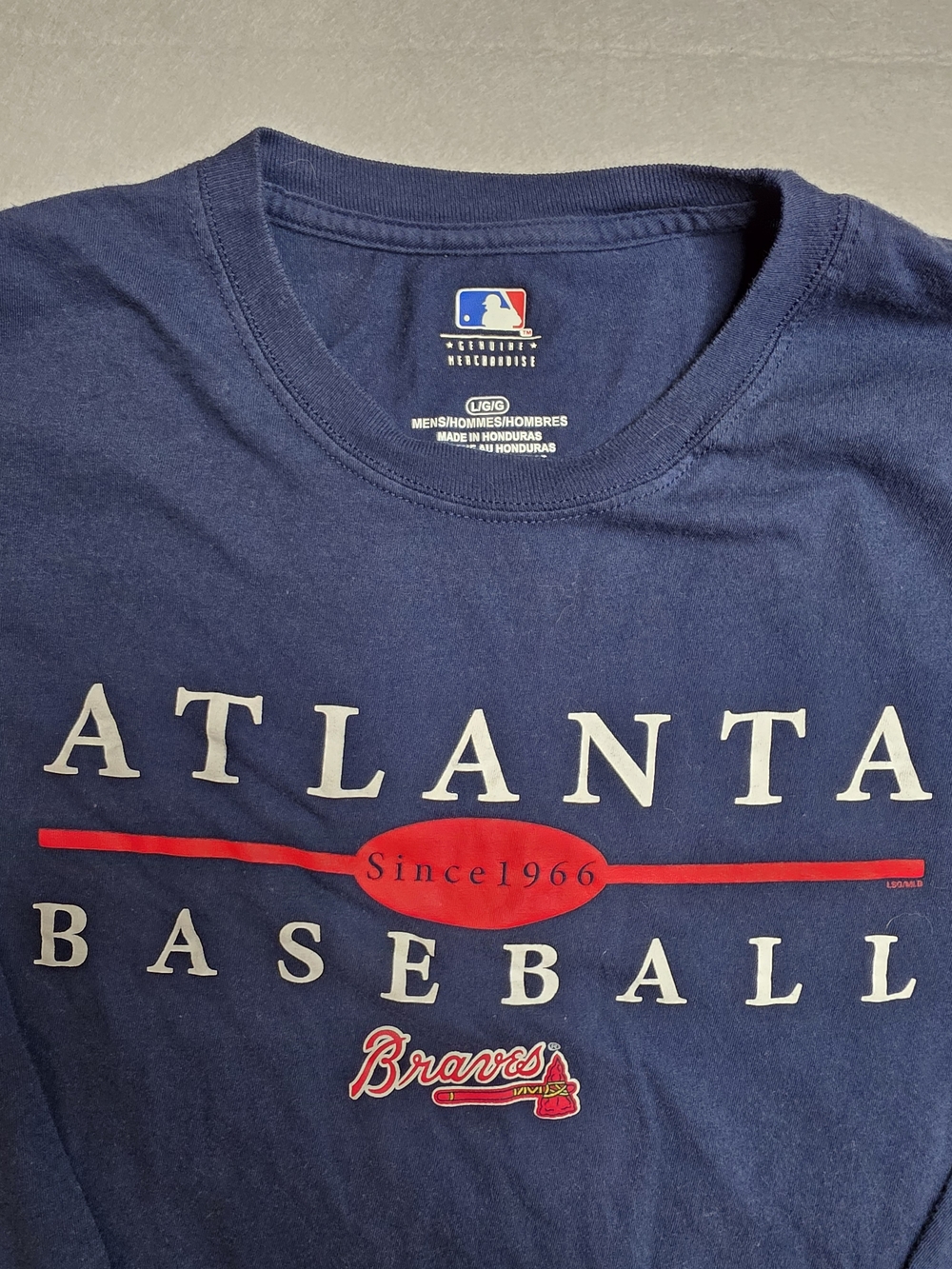 MLB Navy Atlanta Braves Graphic Tee with Red & White Accents Large